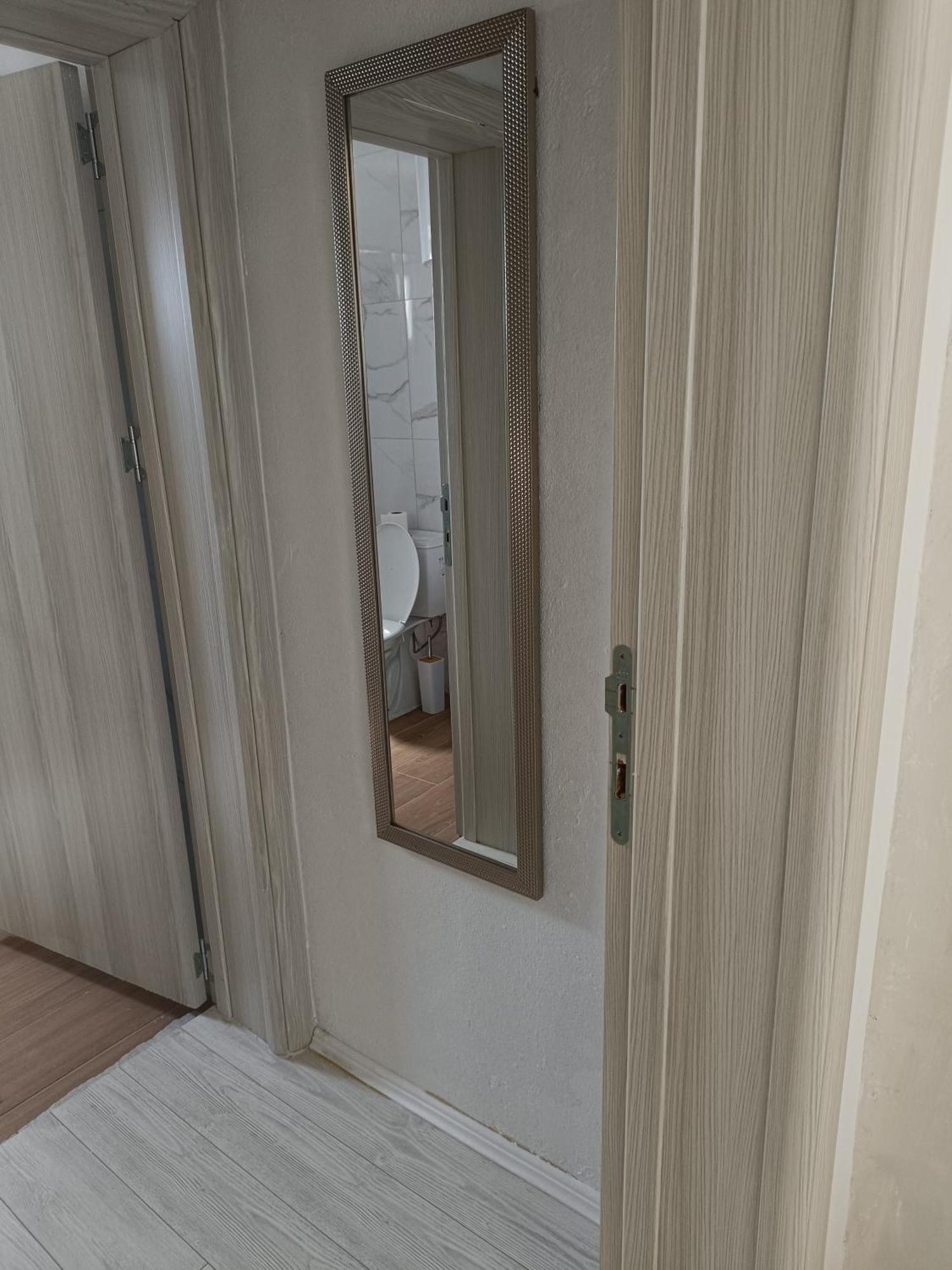 Matija Airport Apartment Mitrovici  Eksteriør bilde