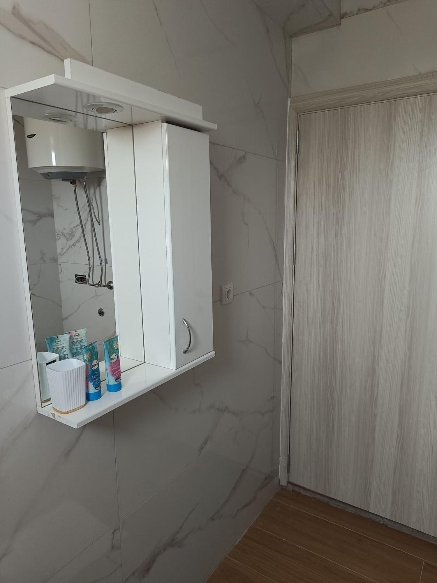 Matija Airport Apartment Mitrovici  Eksteriør bilde