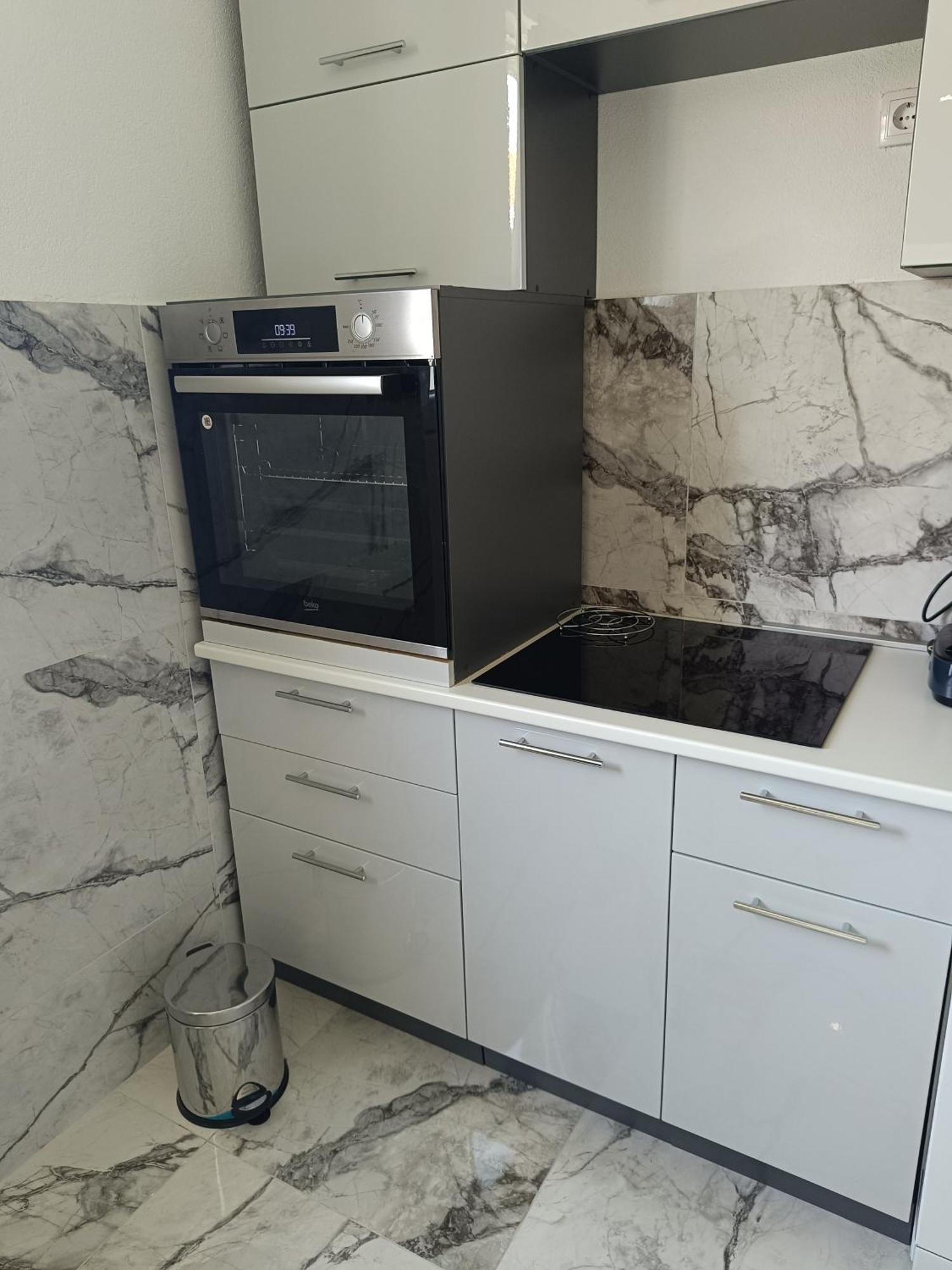 Matija Airport Apartment Mitrovici  Eksteriør bilde